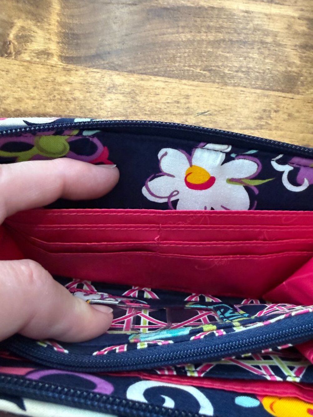 Vera Bradley Zip Around Accordion Wallet, Retired "Ribbons" Pattern, NWOT - Picture 8 of 16